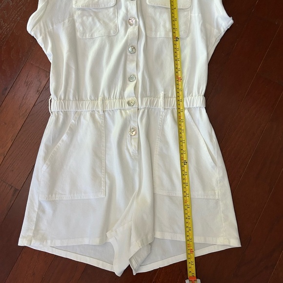 $99 KUT From the Kloth Short Sleeve Button Down Romper Medium White stretchy - Picture 4 of 7